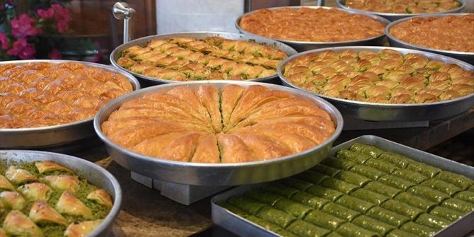 Kurban Bayramı'nda baklava üretimi katlandı