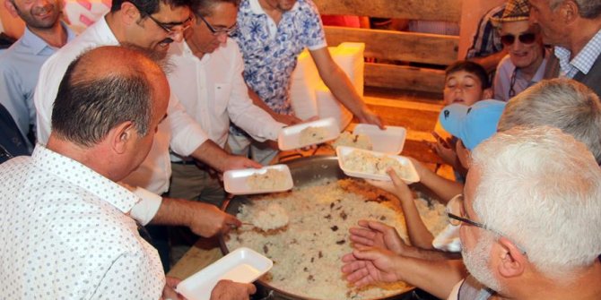 126 yıldır "bayram pilavı" geleneği yaşatılıyor