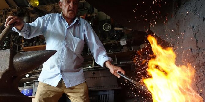 Ateş, örs ve çekiç arasında geçen bir ömür