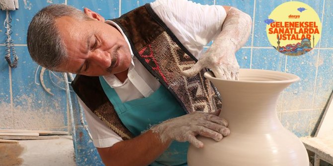 'Efsane Mehmet' çinicilikte usta eller yetiştiriyor