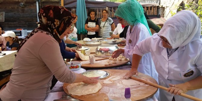 Altınköy'de gönüller bir...