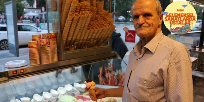 Üsküplü İlyas usta 60 yıldır dondurma yapıyor