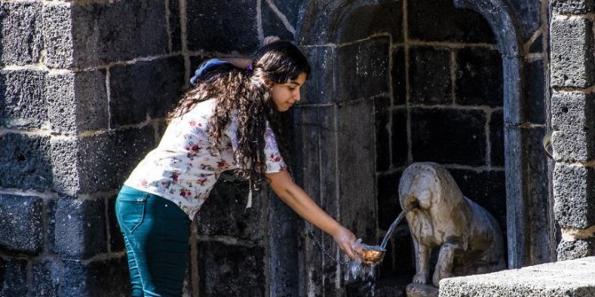 Tarihi 'Aslanlı Çeşme'den yeniden su akmaya başladı