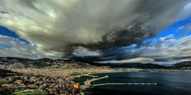 Antalya dünyanın dört bir yanından ziyaretçi çekti