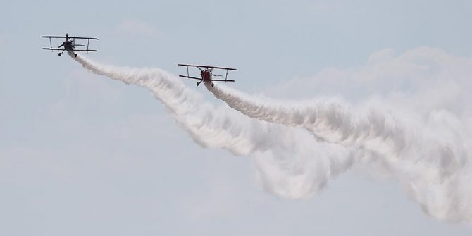 Akrobasi pilotu baba-kız gökyüzünde buluştu