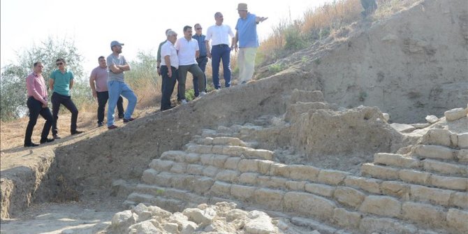 Maydos'ta 4 bin yıllık savunma duvarı bulundu