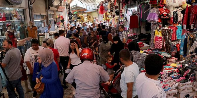 Hoşgörü kentinin göz bebeği: Uzun Çarşı