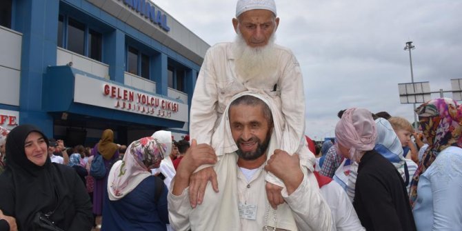 Kayınpederini kutsal topraklarda omzunda taşıdı