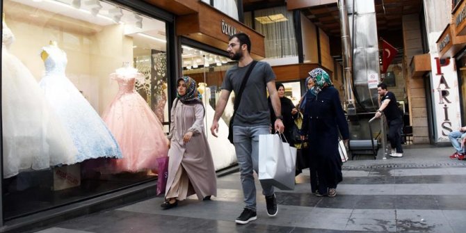 'Düğün Çarşısı'nda Arap turist ve gurbetçi bereketi