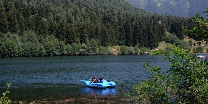 'Saklı cennet' Karagöl her mevsim ilgi görüyor