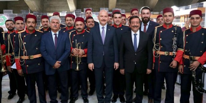 Bakan Soylu türkü söyledi