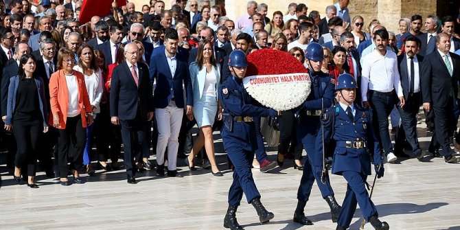 CHP'den Anıtkabir'e '95. yıl' ziyareti