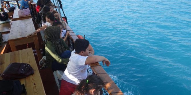 Dezavantajlı çocuklar yat turuna katıldı