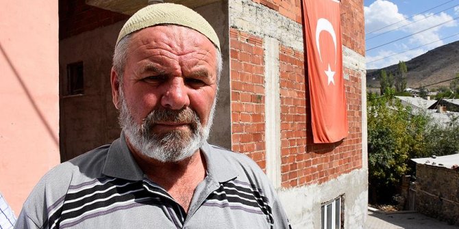 Oğullarının şehadet bayrağı hacı bayrağı oldu