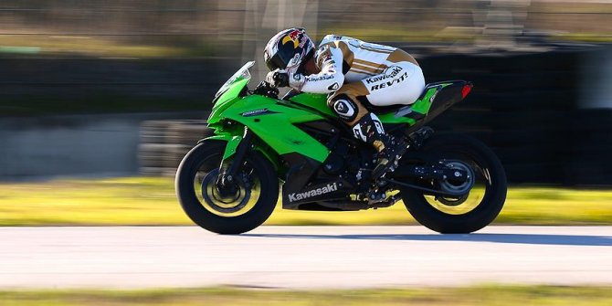 Kenan Sofuoğlu motosikletiyle F-16 uçağına karşı yarışacak