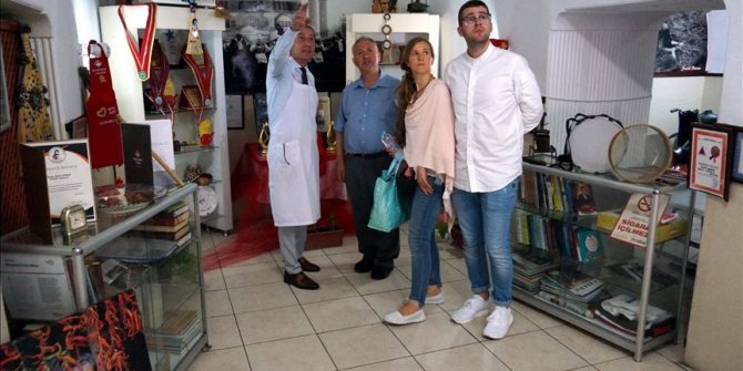 Ciğerci dükkanını 'müzeye' çevirdi