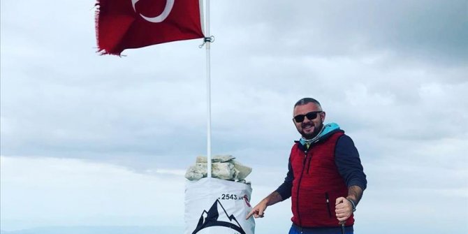 Böbrek nakli oldu, Uludağ'ın zirvesine yürüdü