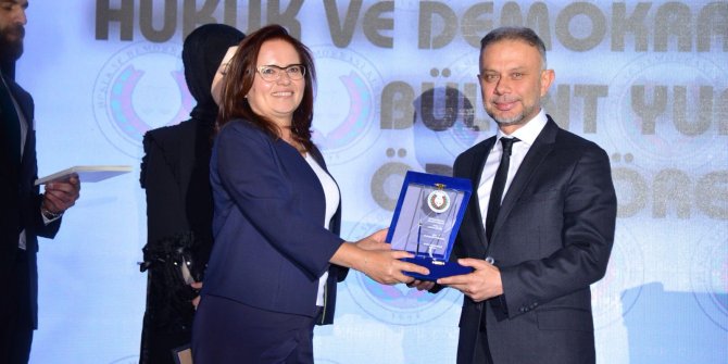 Lokman Ertürk'e Bülent Yurt Hukuk ve Demokrasi Ödülü