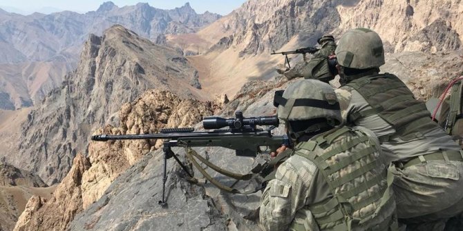 Komandolardan 4 bin metrede operasyon