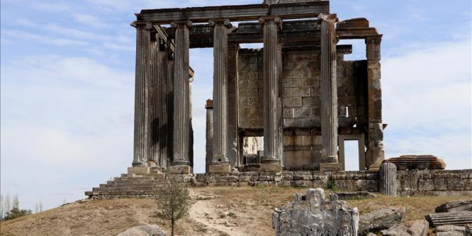 Zeus Tapınağı'nda Çavdar Türklerine ait 400 figür