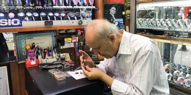 'Akreple yelkovan arasında geçen 57 yıl'