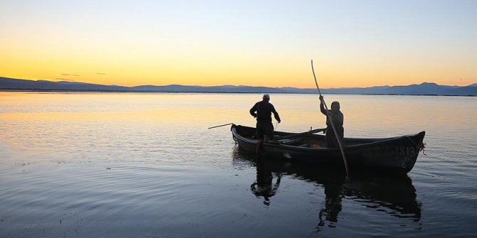Balıkçı çift 15 yıldır beraber 'vira bismillah' diyor