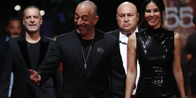 'Yıldızlar'dan Antalya'da kırmızı halı geçişi