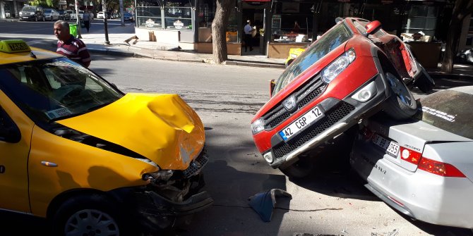 Kızılay'da trafik kazası: 2 yaralı