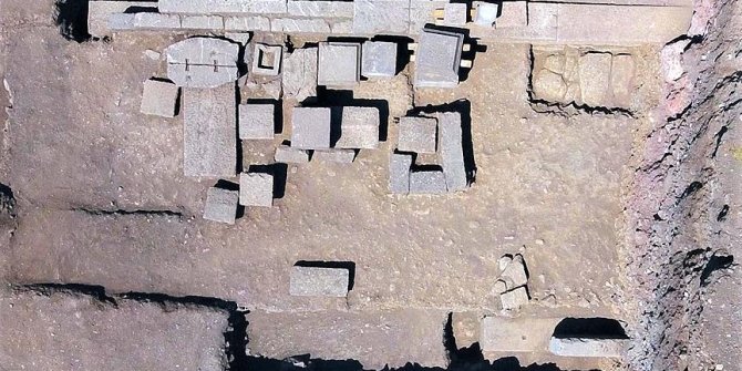 'Aristios ailesi'nin 2300 yıllık mezarı bulundu