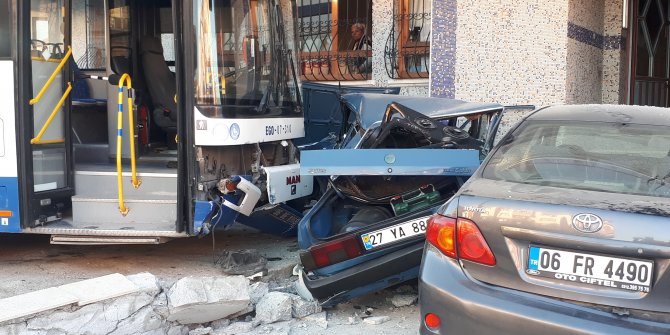 Başkent'te bir otobüsün freni patladı: 3 yaralı