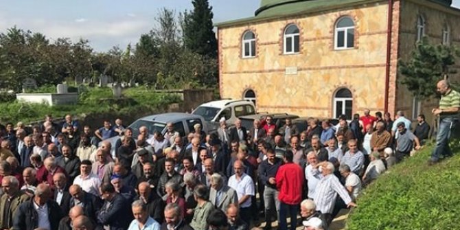 Cemaat şoka girdi! Ölen kişinin sesini duydular! Şaka gibi olay