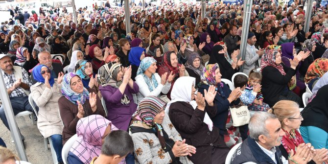 Karapürçek'e aile sağlık merkezi ve park açıldı