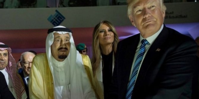 ABD Başkanı Donald Trump Suudi Arabistan Kralı Selman ile görüştü