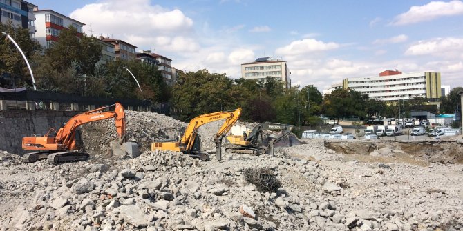 Maltepe'deki çok katlı otoparkın yıkımında sona gelindi