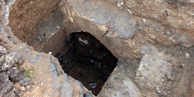 Tarihi meydanda 'gizli geçit' heyecanı