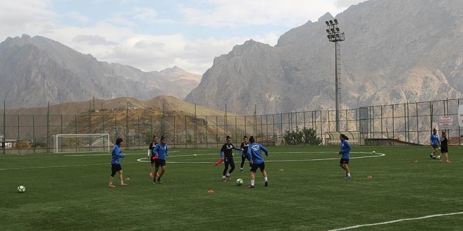 Hakkarili kadınların futbol başarısı