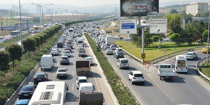 Trafikteki taşıt sayısı 579 bin 276 arttı