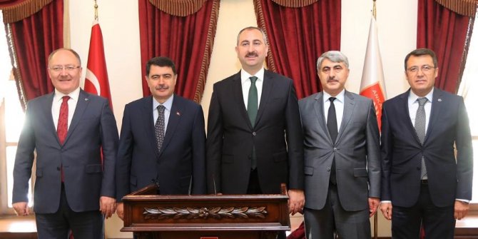Adalet Bakanı Gül'den Vali Şahin'e ziyaret