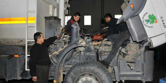 Mamak Belediyesi, kendi aracını kendi onarıyor