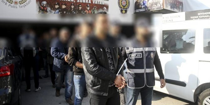 Düzensiz göçmenlere hurdacılık yaptırmışlar