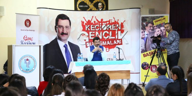 Mustafa Ak gençlerle buluştu