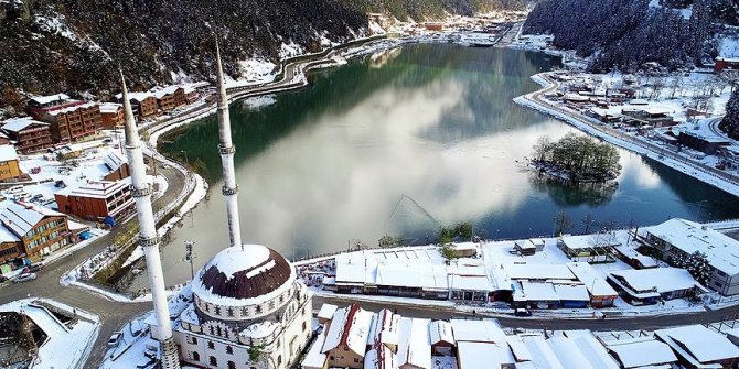 Uzungöl beyaza büründü