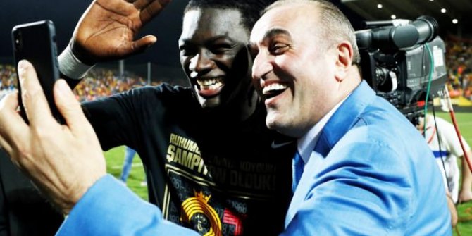 Gomis'ten Albayrak'a sert cevap!