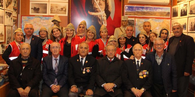 Muharip gaziler anlattı, Kızılay gönüllüleri dinledi
