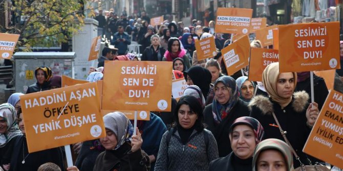 AK Parti'li kadınlardan kadına şiddete karşı 'turuncu çizgi'