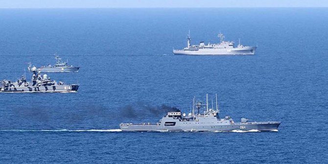 Rusya Ukrayna savaş gemilerine ateş açtı