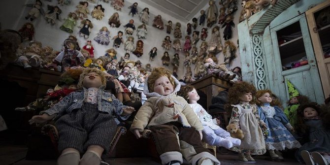 Kızı için 20 yıldır 'taş bebek' biriktiriyor