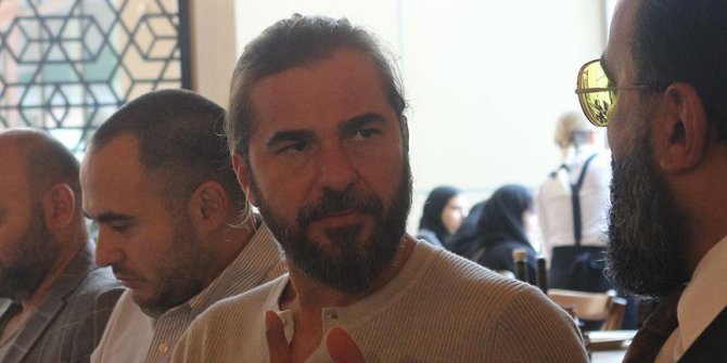'Diriliş Ertuğrul'un başrol oyuncusu Katar'da hayranlarıyla buluştu