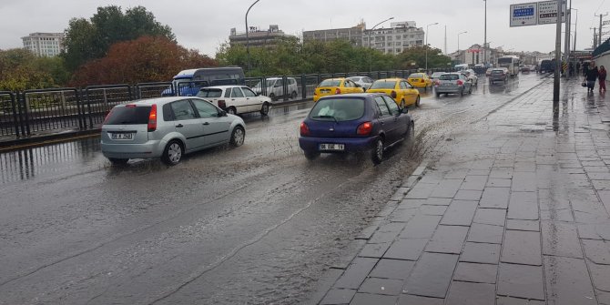 Sıhhiye köprüsü üstünde 'gölet' sorunu