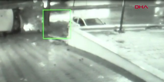 Esenyurt'taki servis minibüsü kazası kamerada
